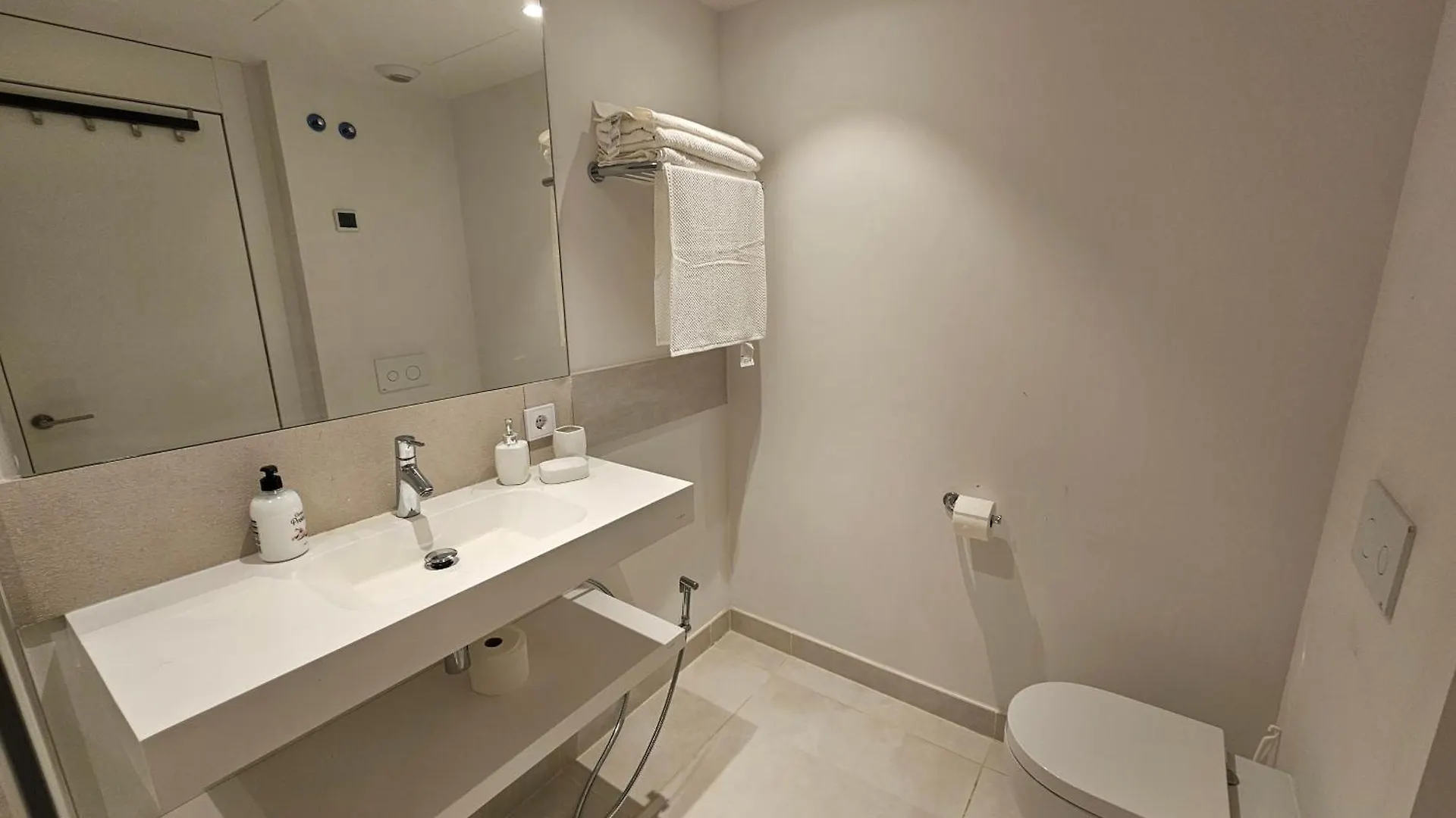 丰希罗拉Sea View Flat In Higueron West公寓 丰希罗拉